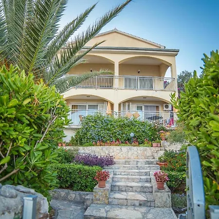 Apartments Villa Sea 1838 Trogir