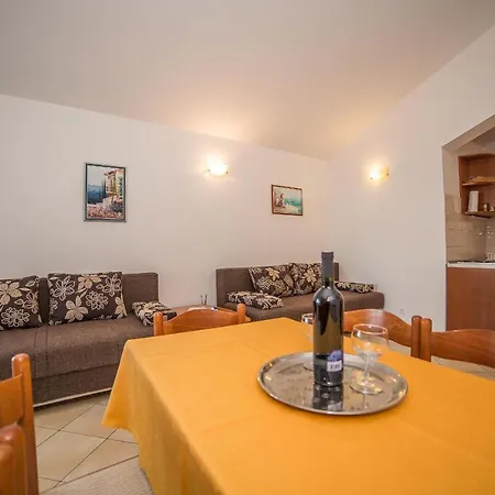 Apartments Villa Sea 1838 Guest house Trogir