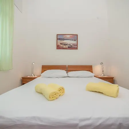 Guest house Apartments Villa Sea 1838 3*