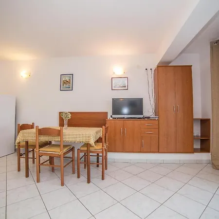 Guest house Apartments Villa Sea 1838 3*