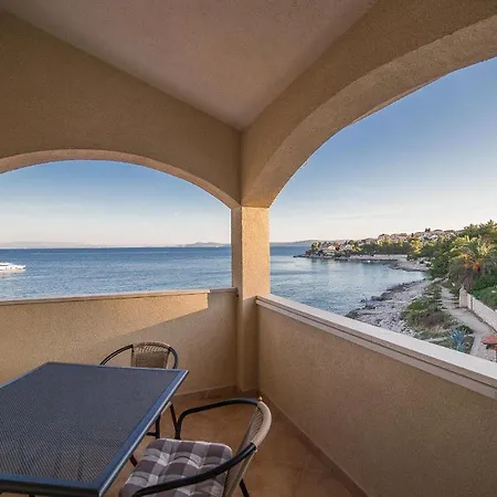 Guest house Apartments Villa Sea 1838 3*