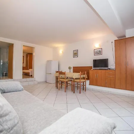 Guest house Apartments Villa Sea 1838 3*