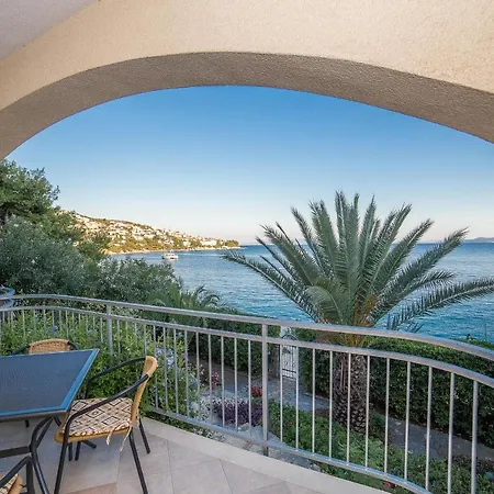 Guest house Apartments Villa Sea 1838 3*